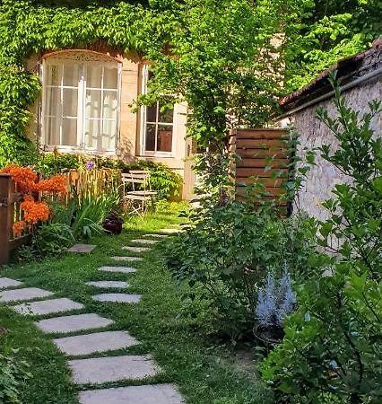 Appartement De Charme Au Coeur De ヌヴェール エクステリア 写真