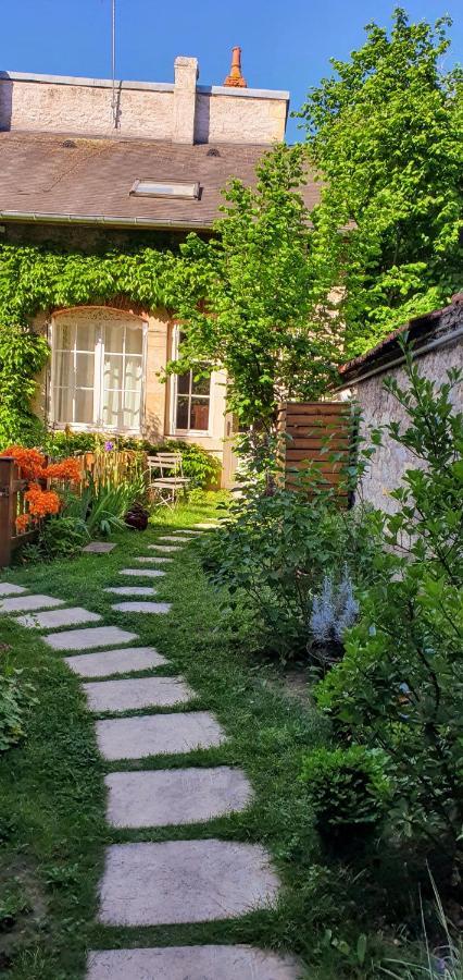 Appartement De Charme Au Coeur De ヌヴェール エクステリア 写真